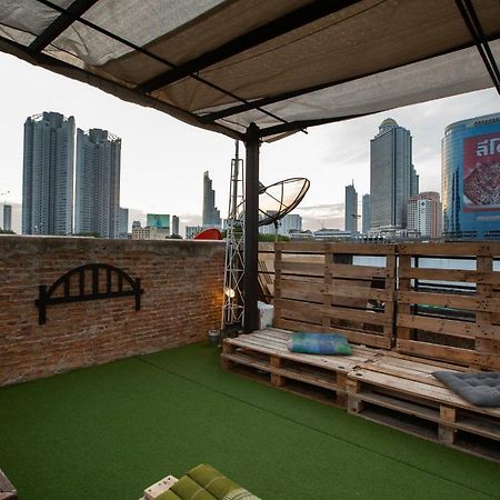 The Bridge Hostel Bangkok Exterior foto