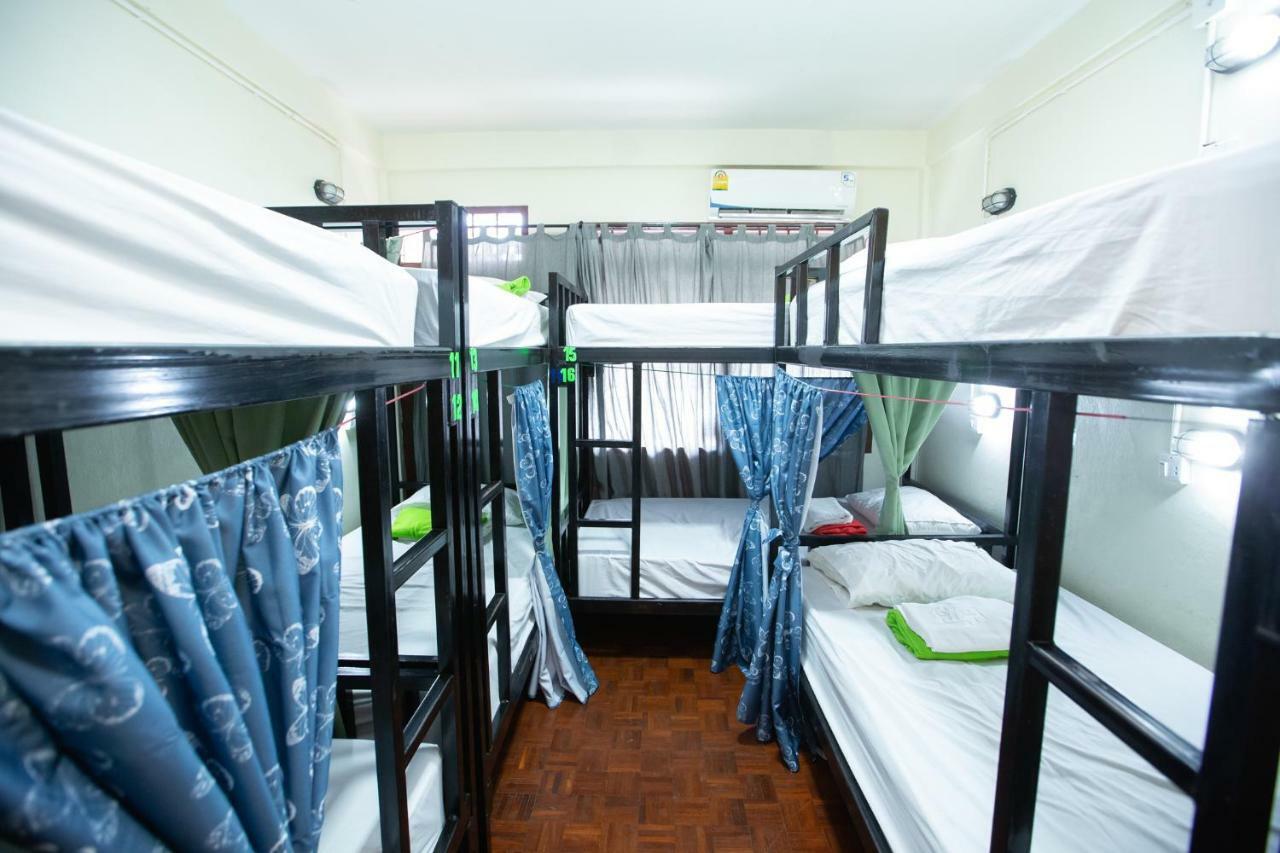 The Bridge Hostel Bangkok Exterior foto