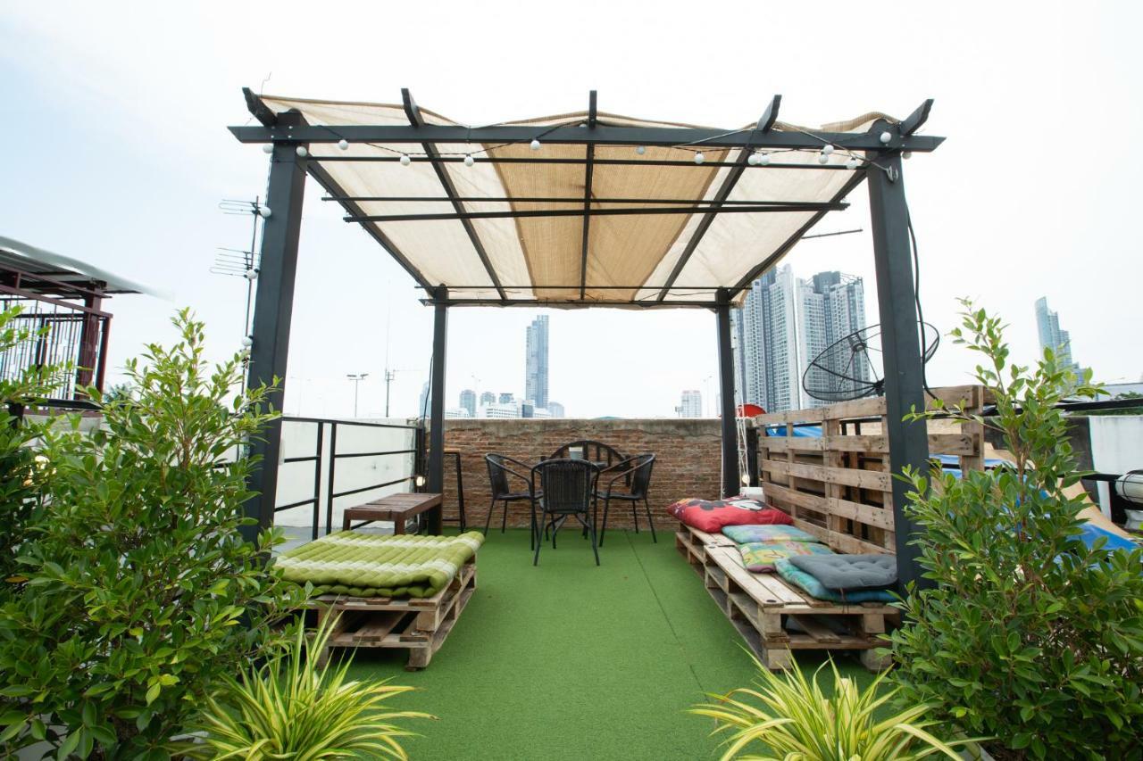The Bridge Hostel Bangkok Exterior foto